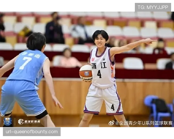 信息科学与工程学院黄紫柔独中五球,率队夺得女子组季军 信息科学与工程学院黄紫柔独中五球,率队夺得女子组季军