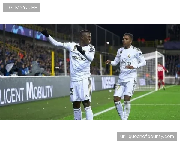 皇马边锋维尼修斯与安东尼对飙，个人突破造威胁