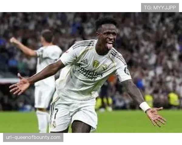 维尼修斯世界波后庆祝引发争议，比赛中断十分钟处理种族歧视投诉